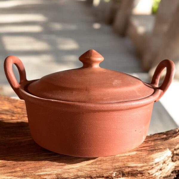 Medium-Sized Handcrafted Terracotta Clay Kadai with Mud Lid